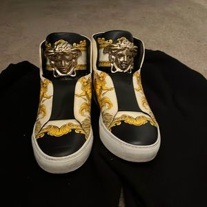 Versace shoes size 7